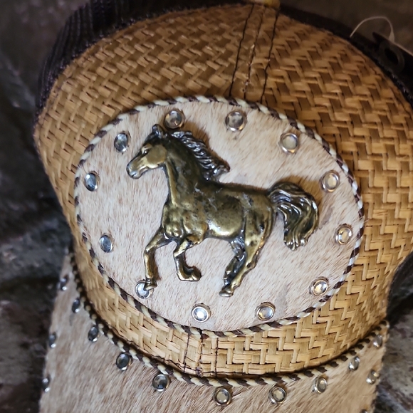 Brown Horse Embellished Women's Western Cap - Picture 4 of 8